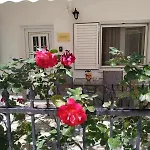 Chrysanty's Tea House Daire
