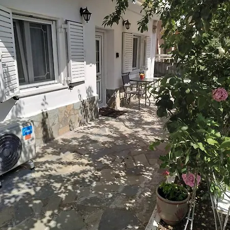 Chrysanty's Tea House * 卡兰巴卡