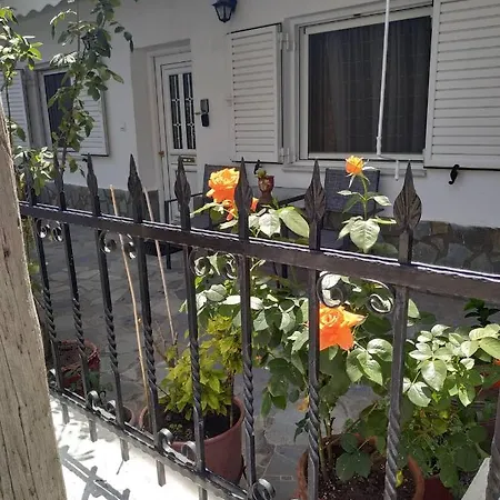 Apartament Chrysanty's Tea House *