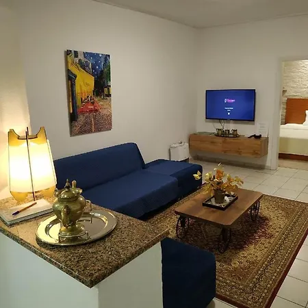 公寓 Chrysanty's Tea House *