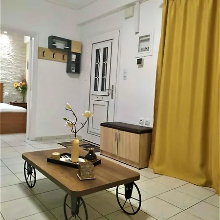 Chrysanty's Tea House Apartament