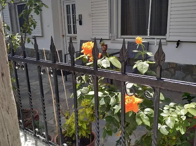 Apartment Chrysanty's Tea House *